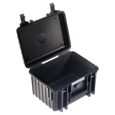 OUTDOOR resväska i svart 250x175x155 mm med vadderade delare Volume: 6,6 L Model: 2000/B/RPD